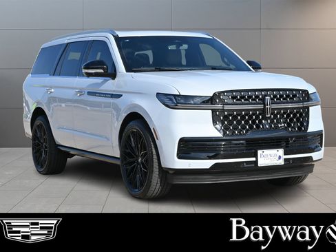 Used 2026 Lincoln Navigator Black Label AWD/4WD image 4