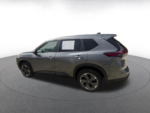 Used 2025 Nissan Rogue SV FWD image 10