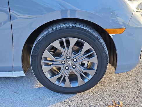 New 2026 Honda Odyssey Touring image 4