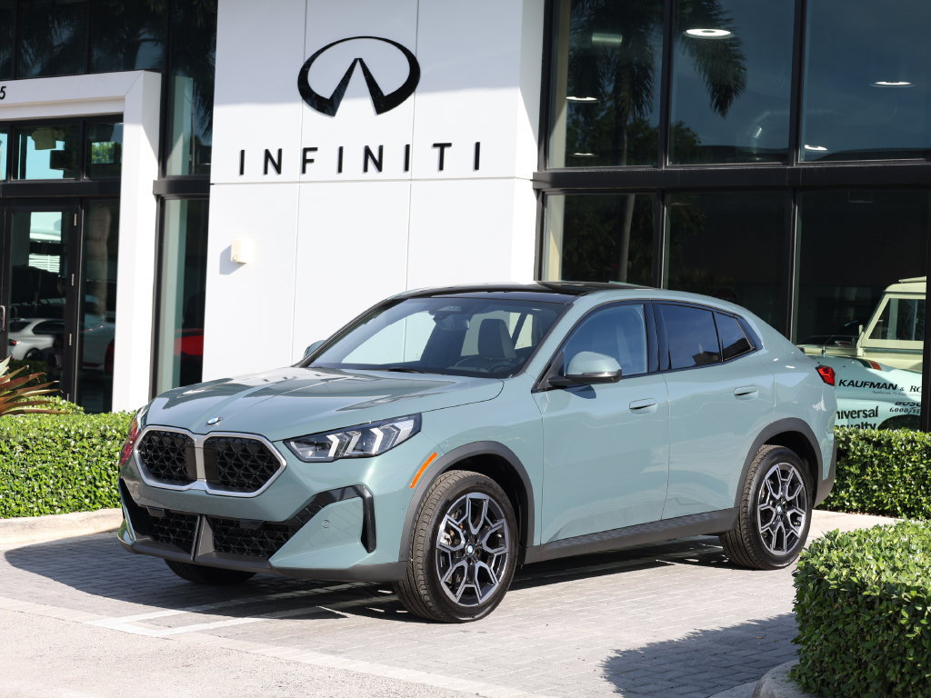 Used 2025 BMW X2 xDrive28i AWD/4WD image 1