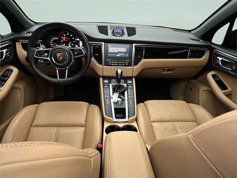 Used 2017 Porsche Macan image 21
