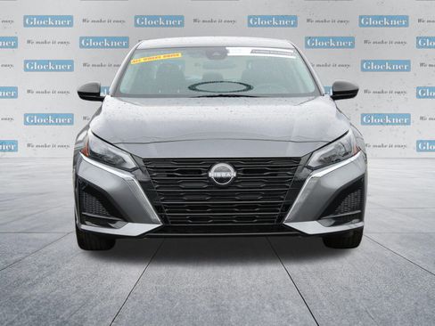 Used 2024 Nissan Altima 2.5 SV image 2