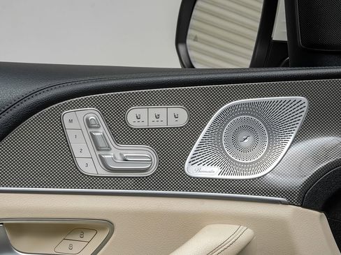 Used 2021 Mercedes-Benz GLS 450 4MATIC image 41