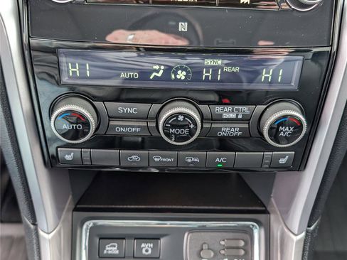 Used 2022 Subaru Ascent Limited w/ Technology Package image 29