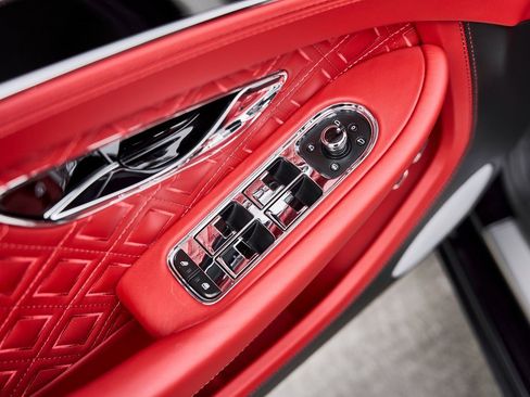 Used 2022 Bentley Continental GT image 28