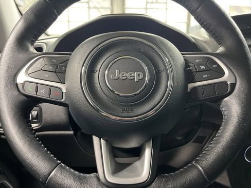 Used 2021 Jeep Renegade Latitude w/ Convenience Group AWD/4WD image 18