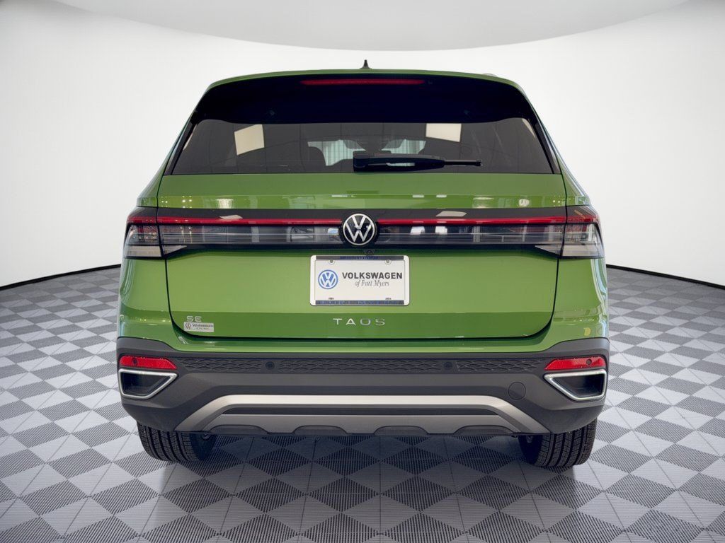 Certified 2026 Volkswagen Taos SE FWD image 11