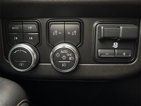 Used 2021 GMC Yukon AT4 w/ AT4 Premium Plus Package image 20