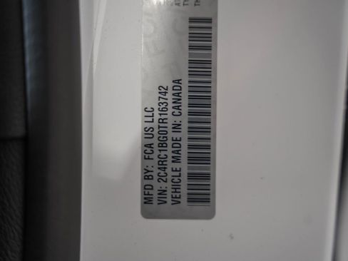 New 2026 Chrysler Pacifica Select image 36