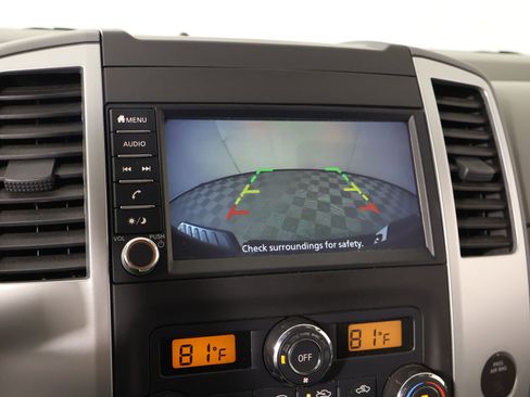 Used 2021 Nissan Frontier SV w/ Midnight Edition Floor Mats image 6