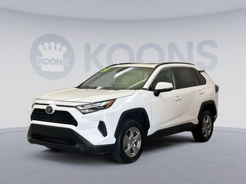 Used 2023 Toyota RAV4 XLE w/ Convenience Package FWD image 4