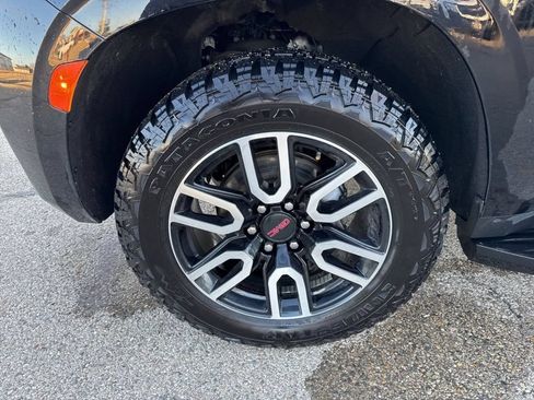 Used 2022 GMC Yukon AT4 AWD/4WD image 16