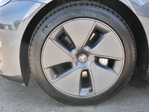 Used 2023 Tesla Model 3 Standard Range image 12