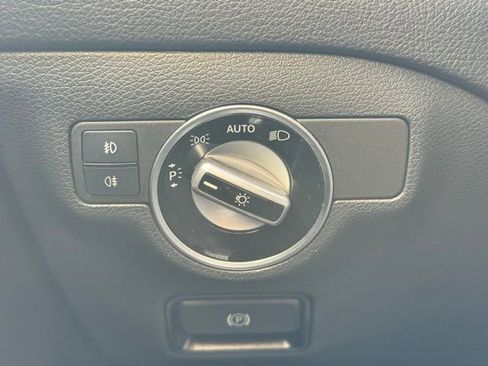 Used 2019 Mercedes-Benz GLA 250 4MATIC image 31