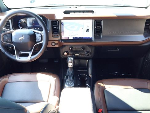 Used 2024 Ford Bronco Outer Banks image 21