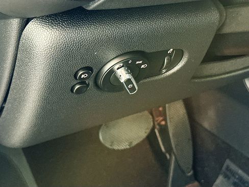 Used 2020 MINI Cooper 4-Door Hardtop w/ Storage Package image 10