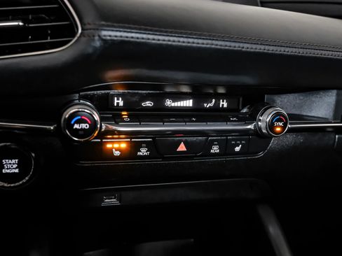 Used 2021 MAZDA MAZDA3 s image 25