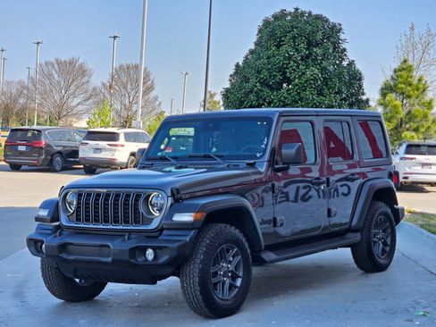 Used 2025 Jeep Wrangler Sport S image 3