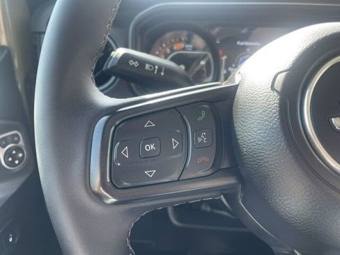 Used 2026 Jeep Wrangler Unlimited Rubicon AWD/4WD image 17