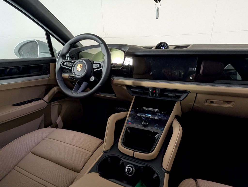 Certified 2026 Porsche Cayenne Coupe AWD/4WD image 22