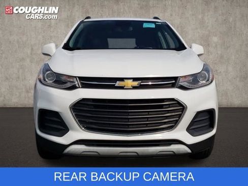 Used 2017 Chevrolet Trax LT w/ LT Convenience Package image 3