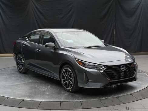 New 2025 Nissan Sentra SR image 2