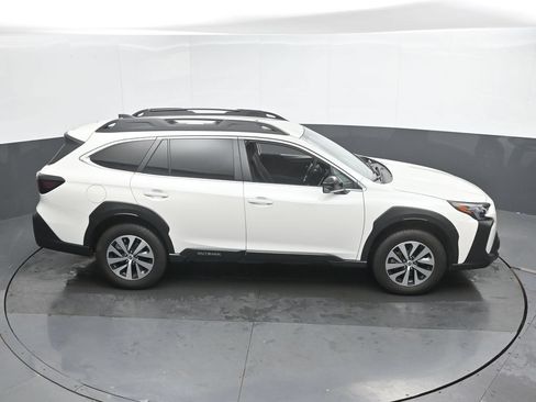 Used 2025 Subaru Outback Premium AWD/4WD image 33