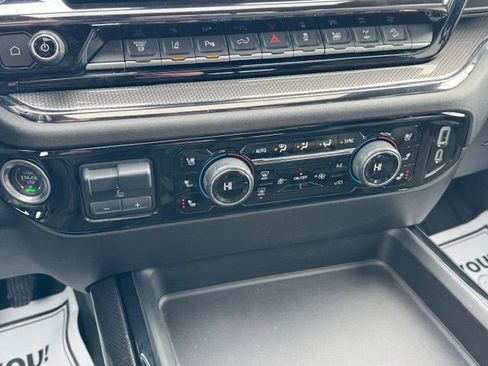 Used 2024 Chevrolet Silverado 2500 ZR2 w/ Technology Package image 42