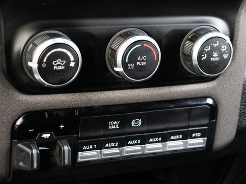 Used 2022 RAM 5500 Tradesman w/ Chrome Appearance Group image 31