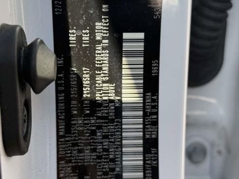 Certified 2024 Toyota Corolla Cross L image 26