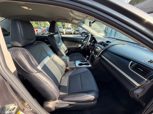 Used 2014 Toyota Camry SE FWD image 15