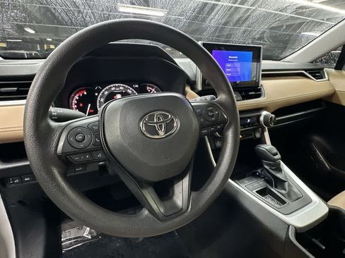 Used 2025 Toyota RAV4 XLE w/ Convenience Package image 13