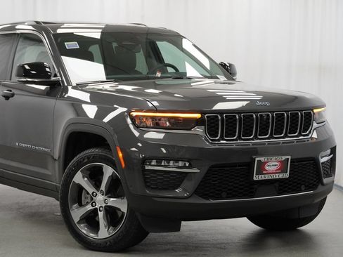 Certified 2022 Jeep Grand Cherokee Limited 4xe w/ Luxury Tech Group II AWD/4WD image 3