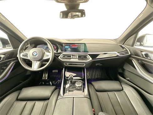 Used 2022 BMW X5 xDrive40i w/ Premium Essential Package image 11