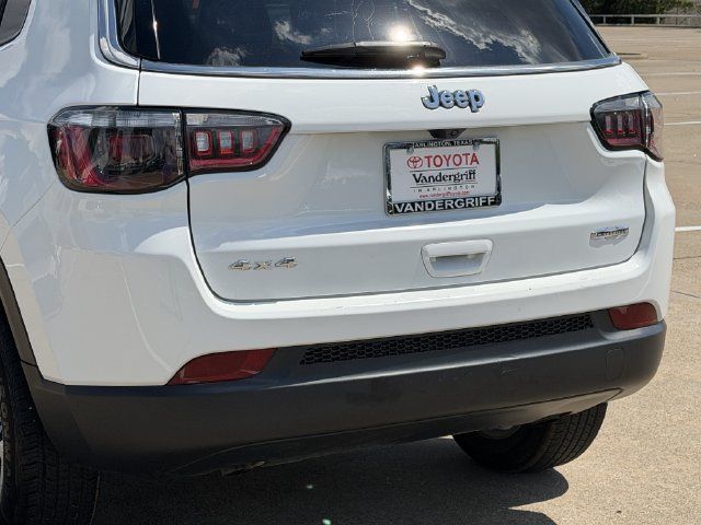 Used 2024 Jeep Compass Latitude AWD/4WD image 6