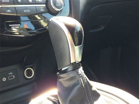 Used 2019 Nissan Rogue Sport SV image 21