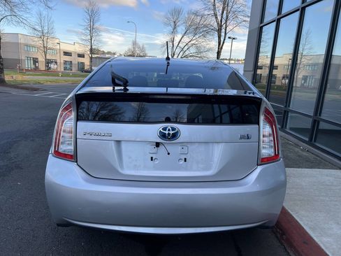 Used 2013 Toyota Prius Two image 4