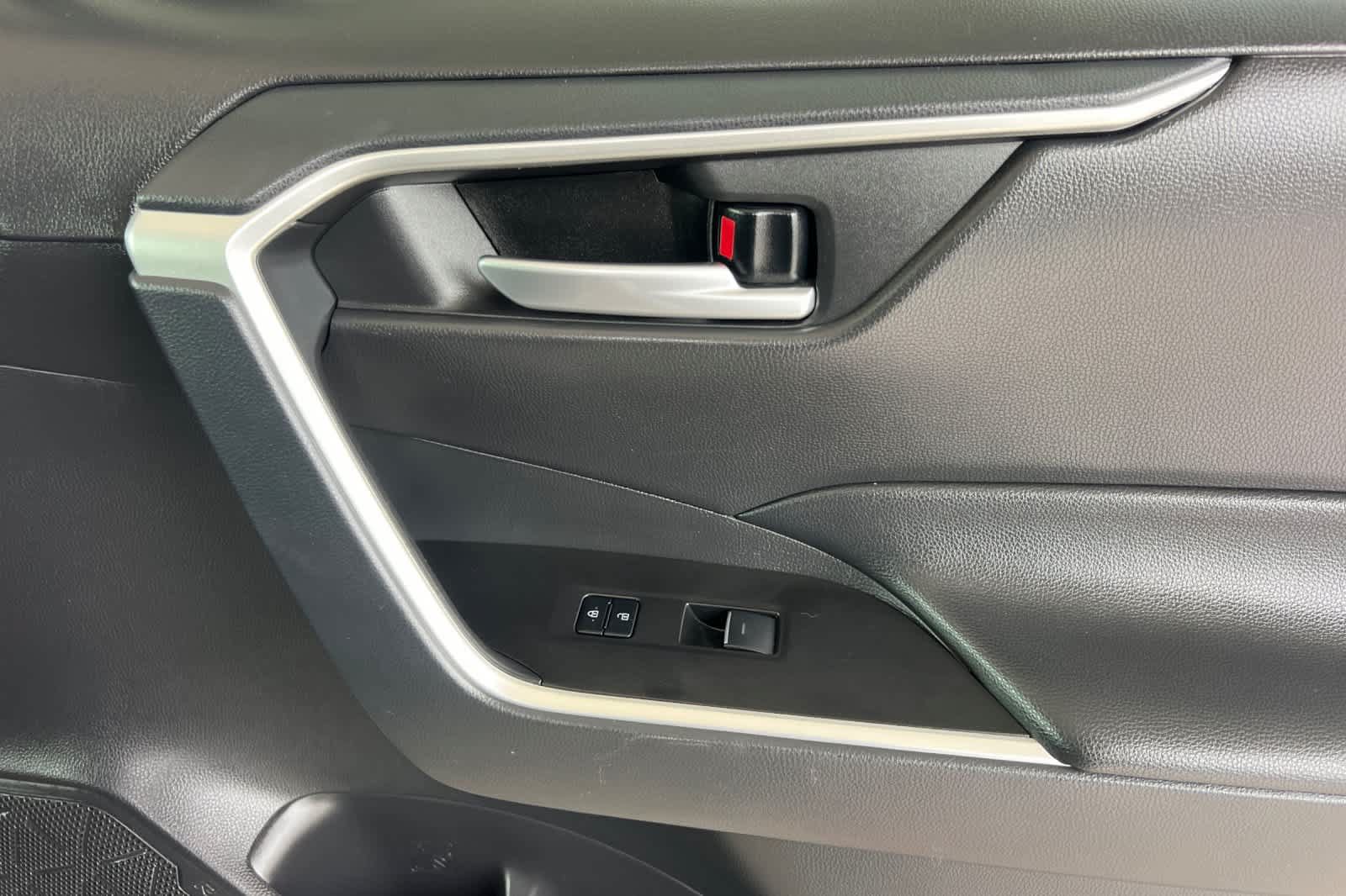 Certified 2025 Toyota RAV4 XLE AWD/4WD image 19