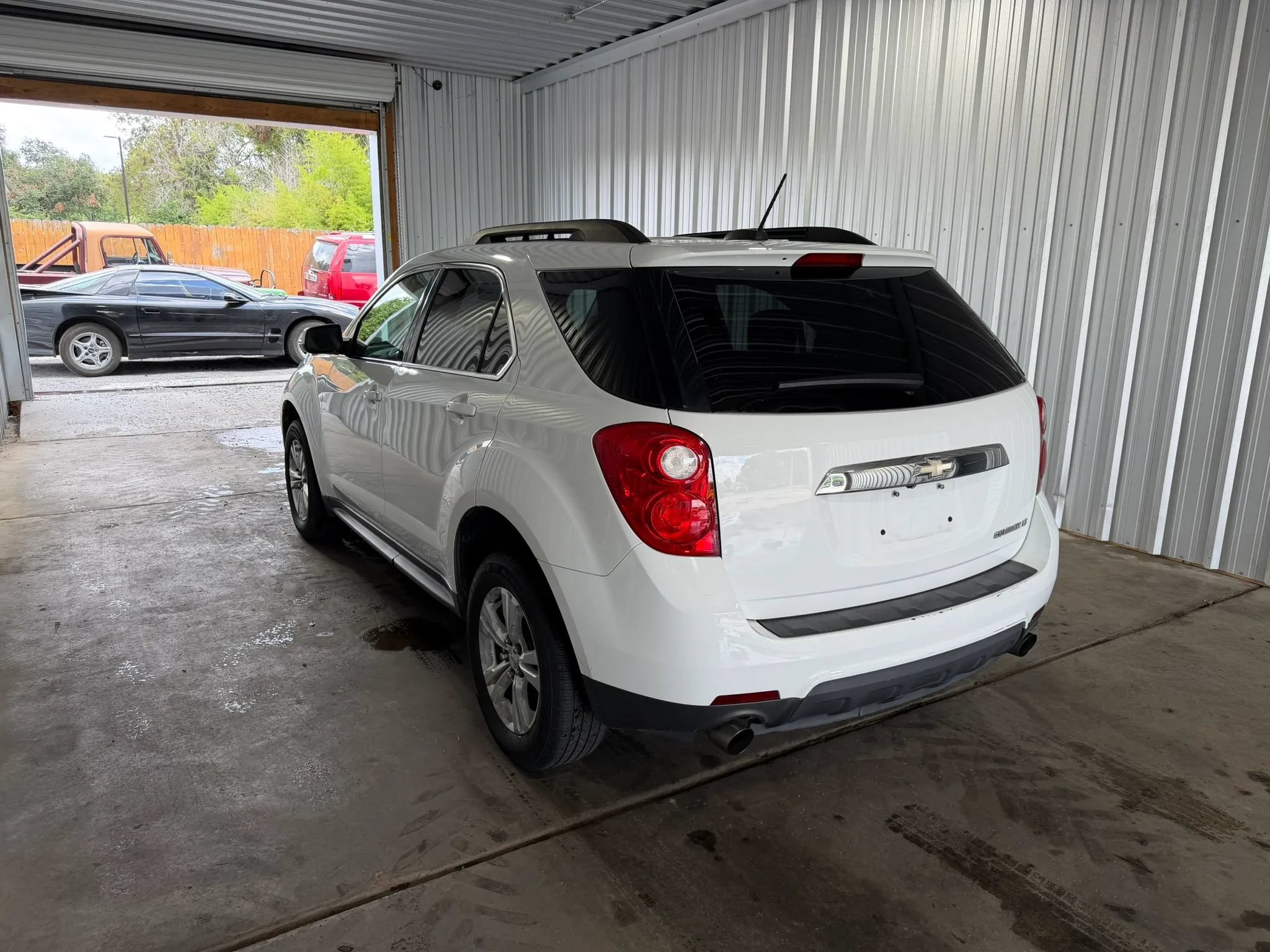 Used 2015 Chevrolet Equinox LT FWD image 2