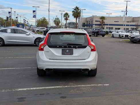 Used 2015 Volvo V60 T5 Premier w/ Protection Package image 6