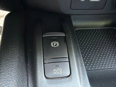 Used 2019 Nissan Rogue SV w/ Premium Package AWD/4WD image 24