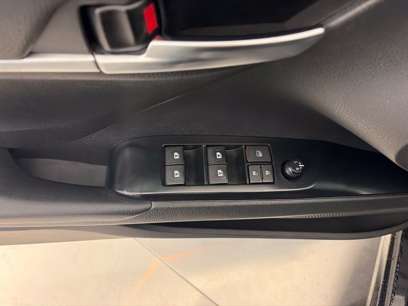 Used 2018 Toyota Camry SE w/ Moonroof Package FWD image 19