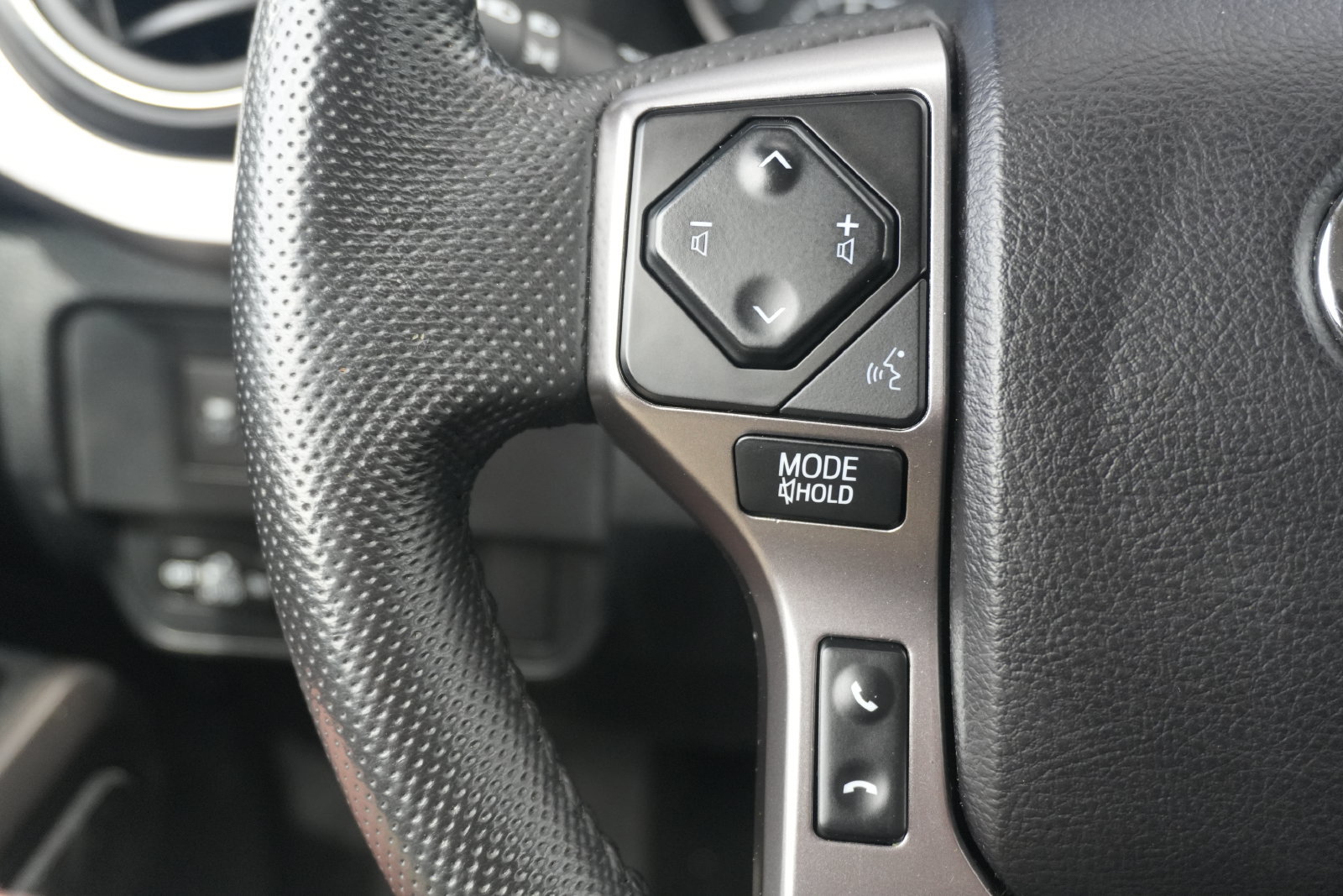 Used 2021 Toyota Tacoma SR5 AWD/4WD image 27