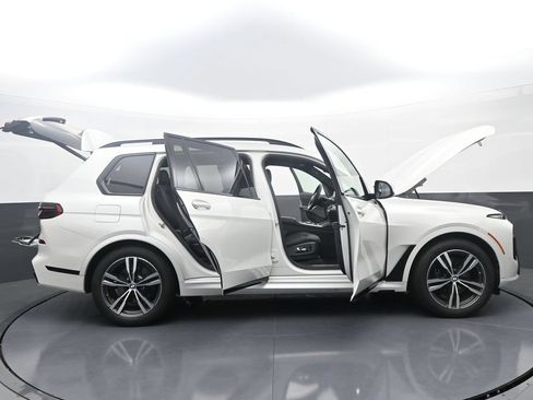 Used 2026 BMW X7 xDrive40i w/ Executive Package AWD/4WD image 47