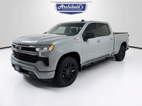 Used 2024 Chevrolet Silverado 1500 RST w/ Z71 Off-Road Package AWD/4WD image 3