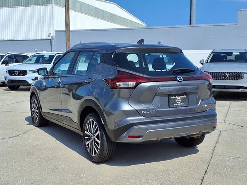 Used 2021 Nissan Kicks SV image 5