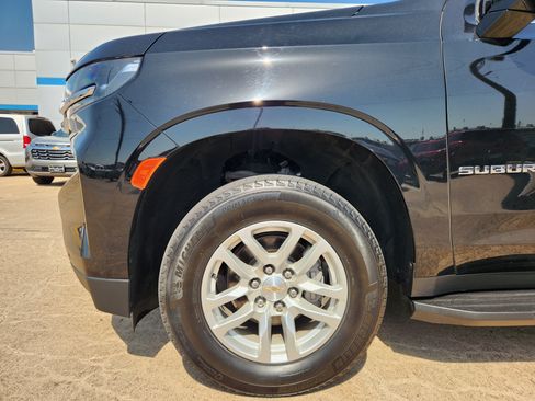 Used 2024 Chevrolet Suburban LT AWD/4WD image 9