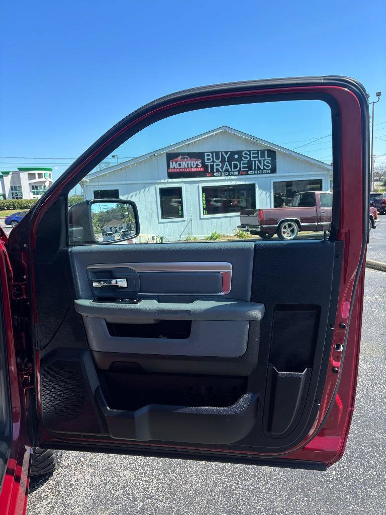 Used 2013 RAM 1500 Express RWD image 21