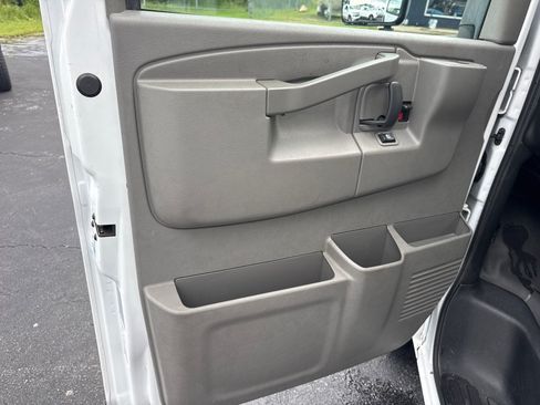 Used 2021 Chevrolet Express 3500 w/ Power Convenience Package RWD image 12