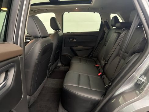 Used 2023 Nissan Rogue SL w/ SL Premium Package image 16